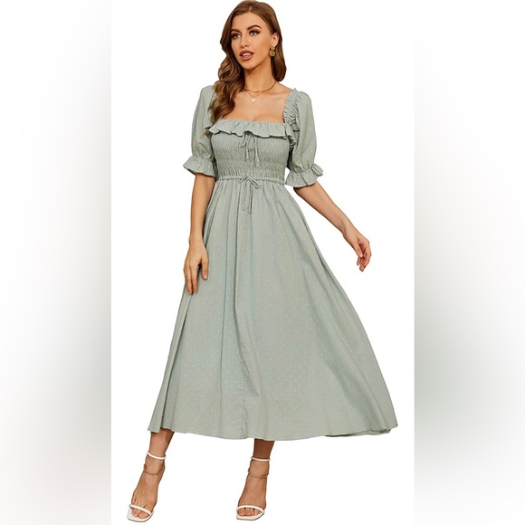Dresses & Skirts - EUC - BEAUTIFUL WOMEN’S GREEN DRESS - SIZE SMALL